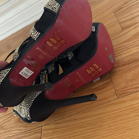 Red Bottom Heels - Picture 6 of 7